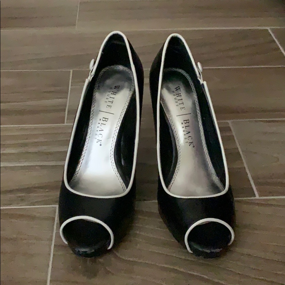 WHITE HOUSE BLACK MARKET Julianne Heels